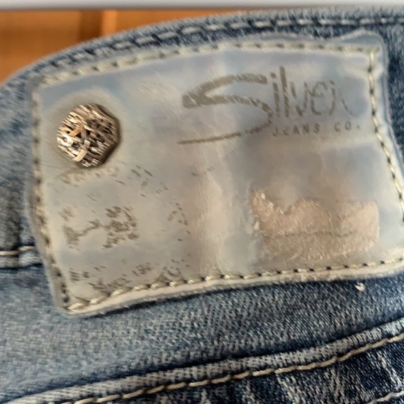 Women’s Silver capris - Picture 6 of 8